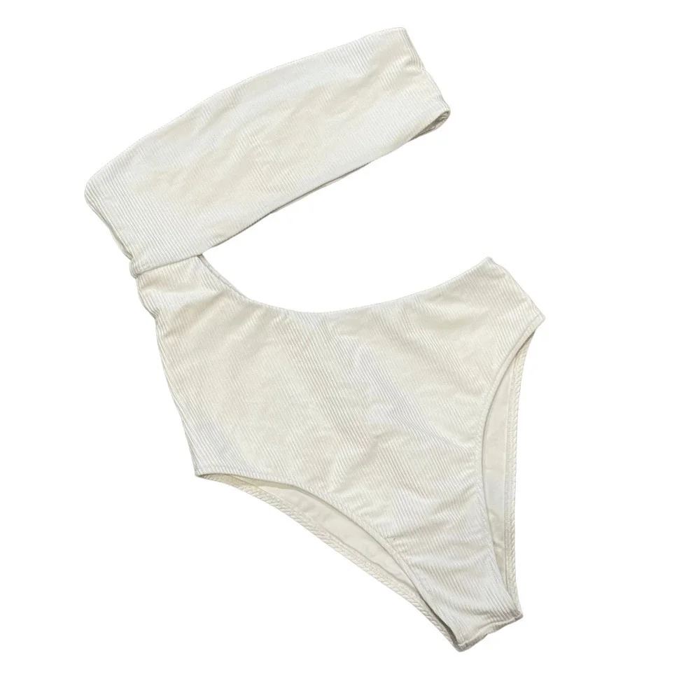Frankies Bikinis 88% nylon